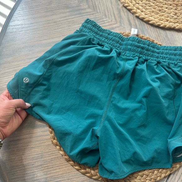 Lululemon Hott hotty shorts 6 - Picture 4 of 5